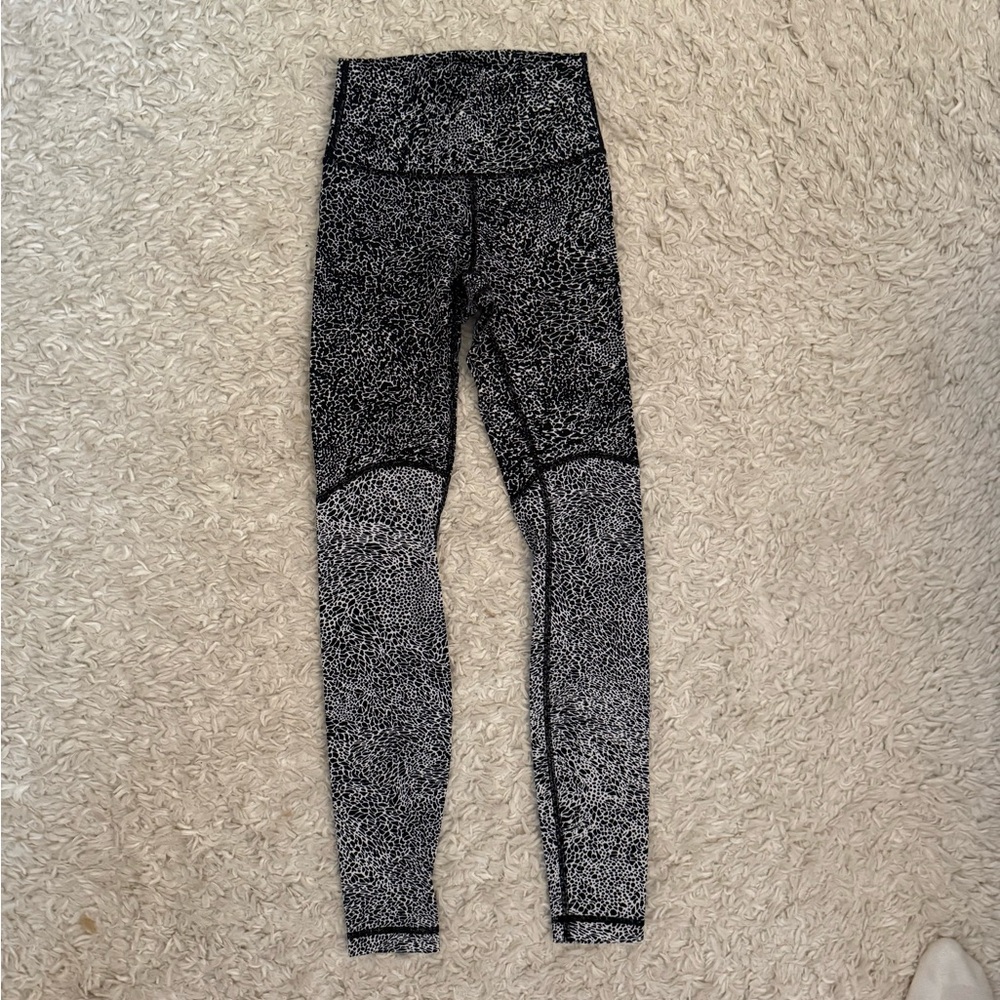 Lululemon black and white leggings